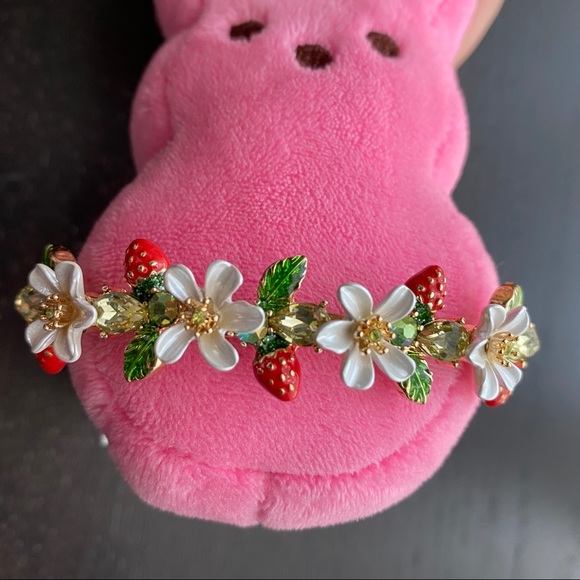 š± Betsey Johnson Strawberry Bangle Bracelet - Picture 8 of 12